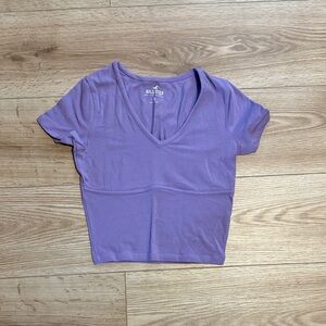 Hollister Women's Lavender V-neck Top